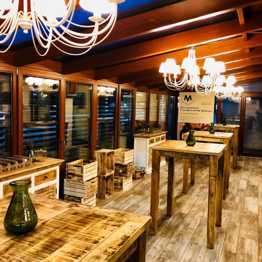 Hotel Marcincak*** Микулов Экстерьер фото